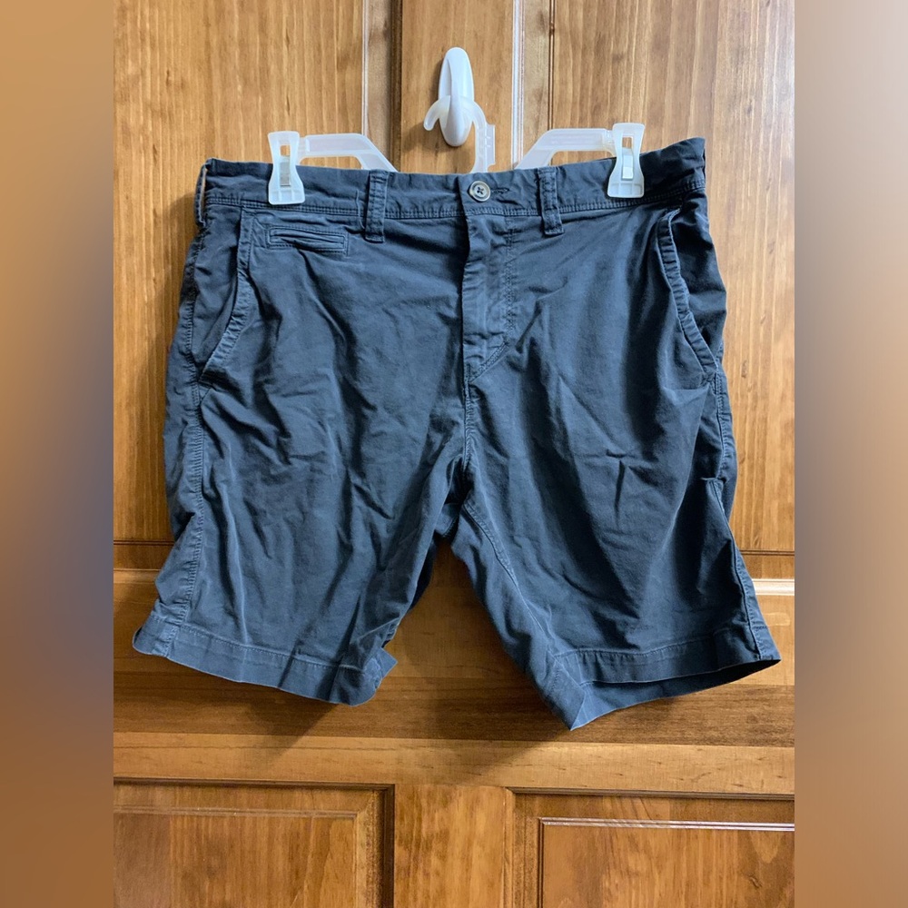Mens Navy American Eagle Next Level Flex classic flat front chino shorts size 30